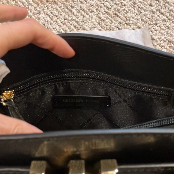 Michael Kors Medium Messenger Handbag
MOTT 35T0GOXM6L - Picture 7 of 12